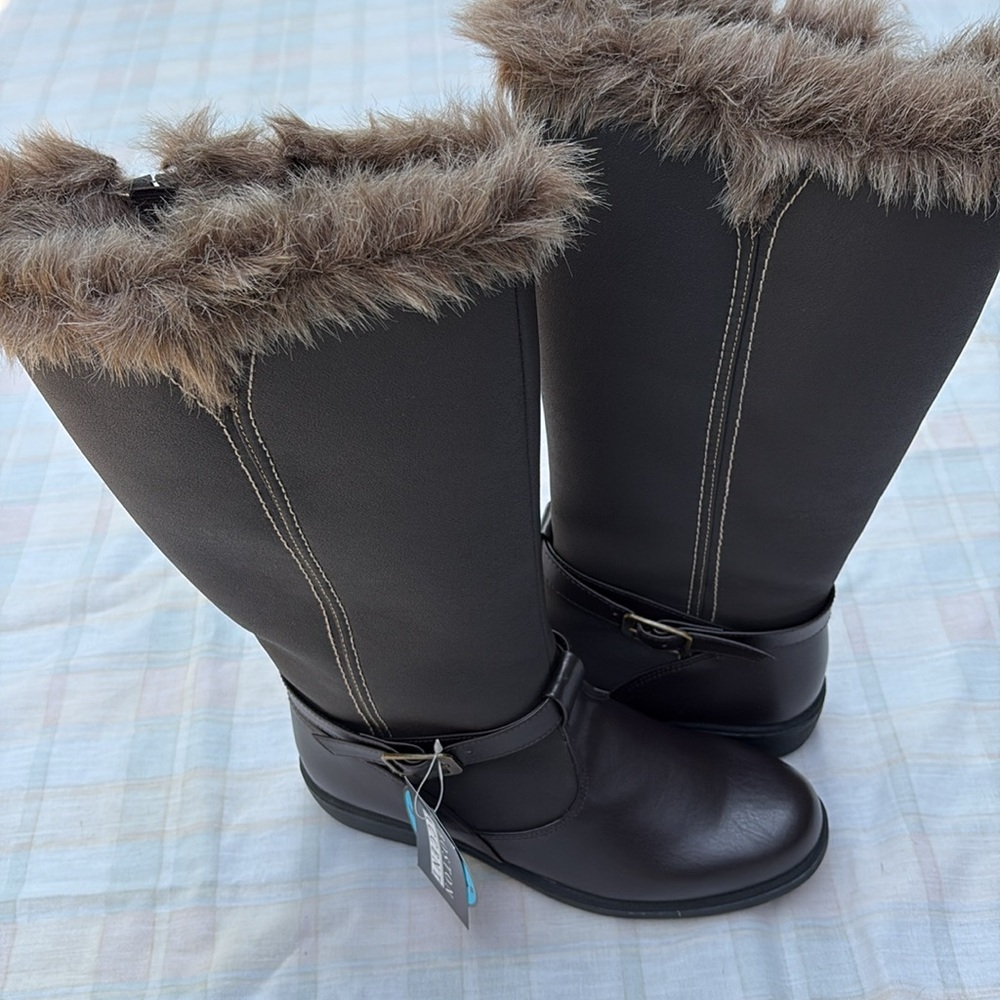 NWT Boston Accent coffee brown snow winter Boots with Brown Faux Fur size 9 M